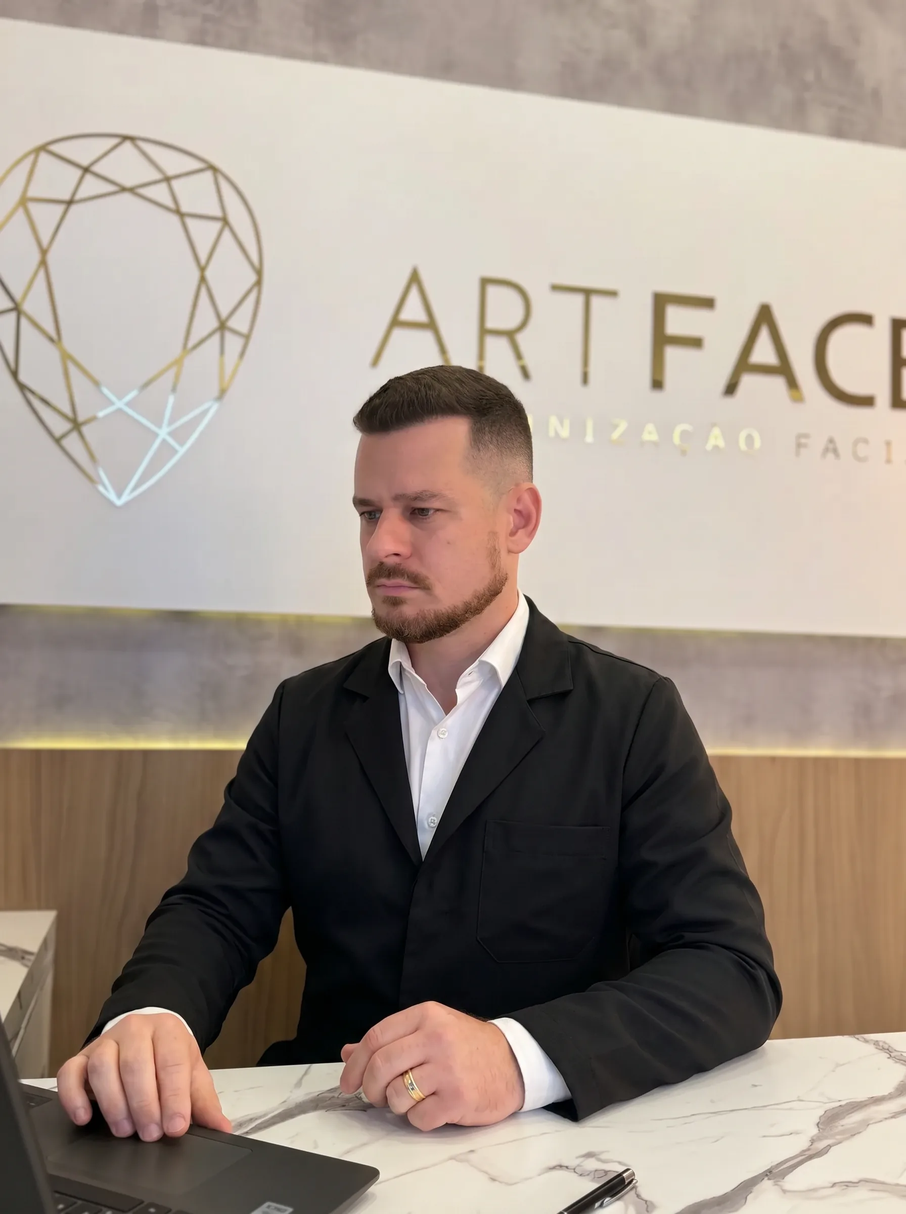 Harmonização Facial Masculina em Balneário Camboriú